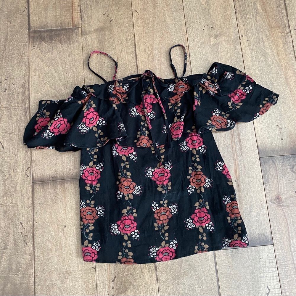 Wild pearl Off the Shoulder Floral Top Halter S